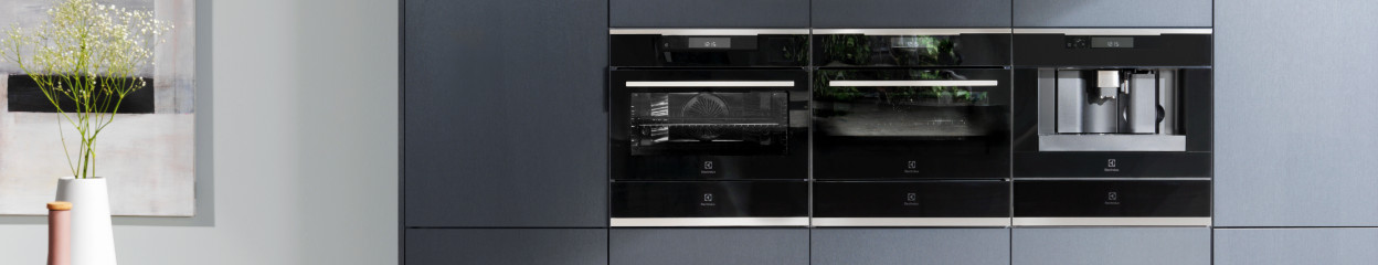 How do you solve error codes and malfunctions of AEG ovens?