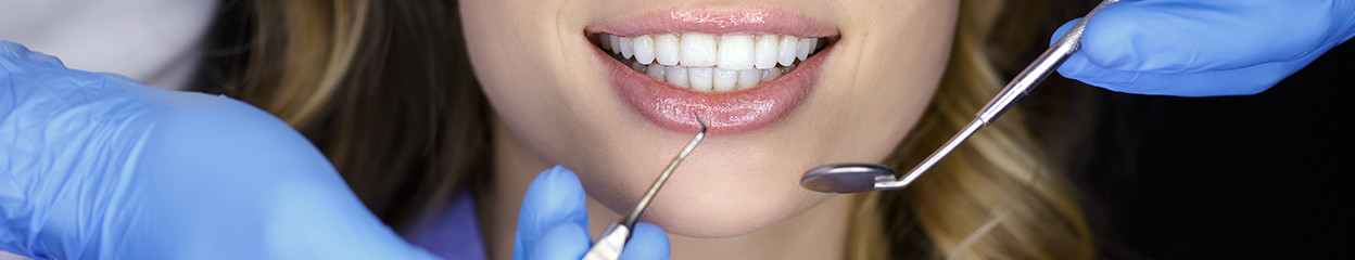 Hoe voorkom en behandel je bloedend of ontstoken tandvlees?