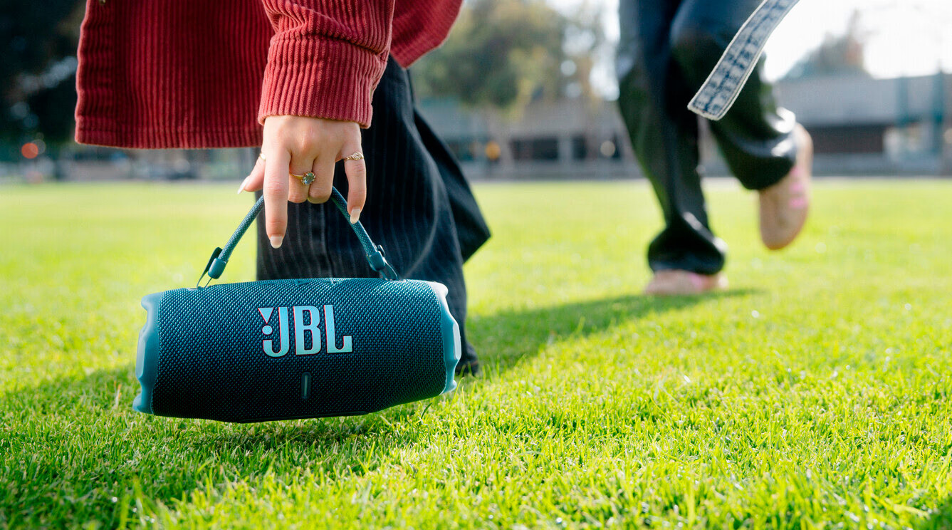 Enjoy detailed sound anywhere