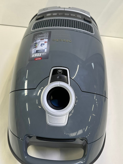 Miele Complete C3 Parquet PowerLine 125 Gala Edition Graphite Gray is no longer available