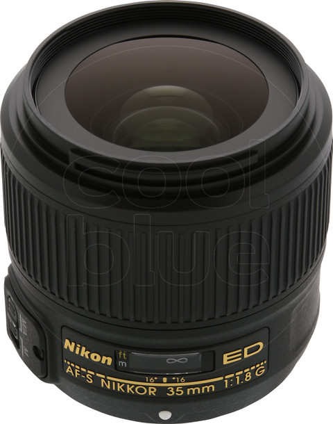 Nikon AF-S 35mm f/1.8G ED top