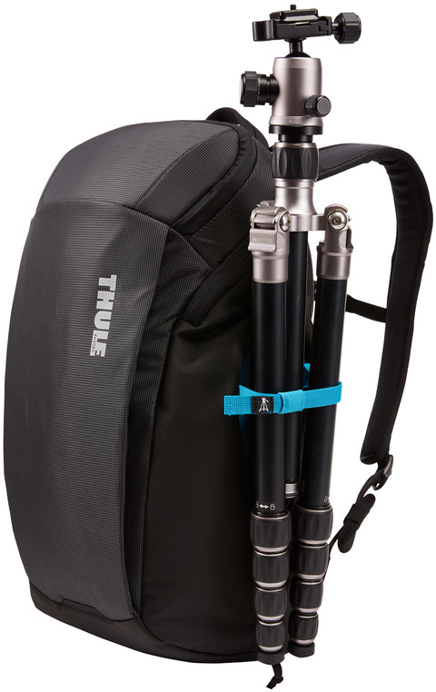 Thule EnRoute Medium SLR Backpack 20L Zwart product in gebruik