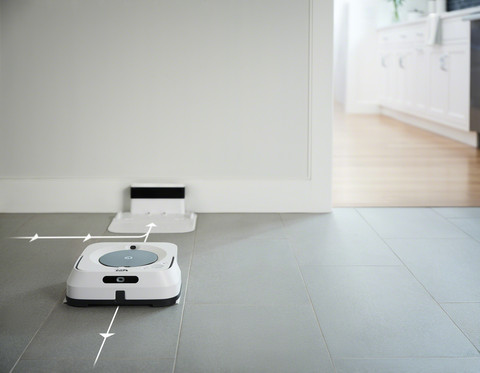 iRobot Braava M6138 product in use