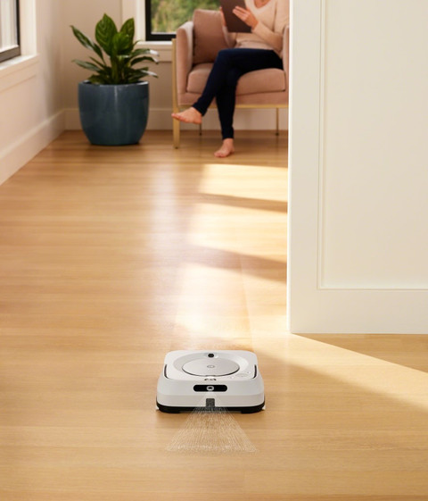 iRobot Braava M6138 product in use