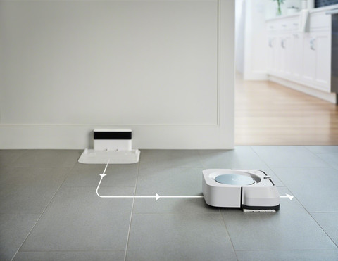 iRobot Braava M6138 product in use