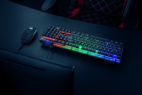 Trust GXT 838 Azor Gaming Combo Toetsenbord & Muis Qwerty product in gebruik