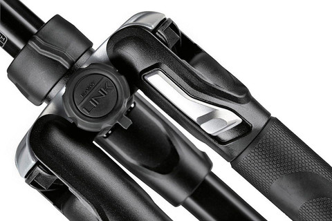 Manfrotto Advanced Aluminum Travel Tripod Lever + Ball Head detail