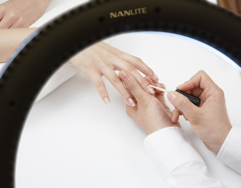 Nanlite Halo 14 LED Ringlamp product in gebruik