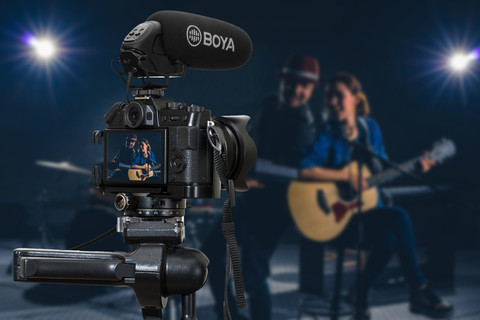 Boya BY-BM3031 Supercardioid Shotgun Microphone product in use