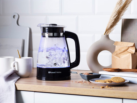 Russell Hobbs Classic Glass Waterkoker product in gebruik