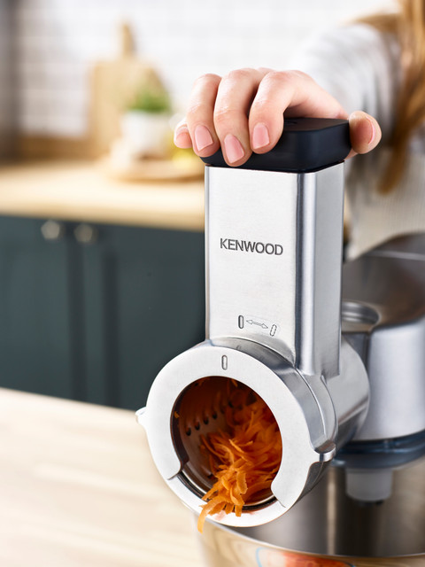 Kenwood KAX643ME Low Speed Grater product in use