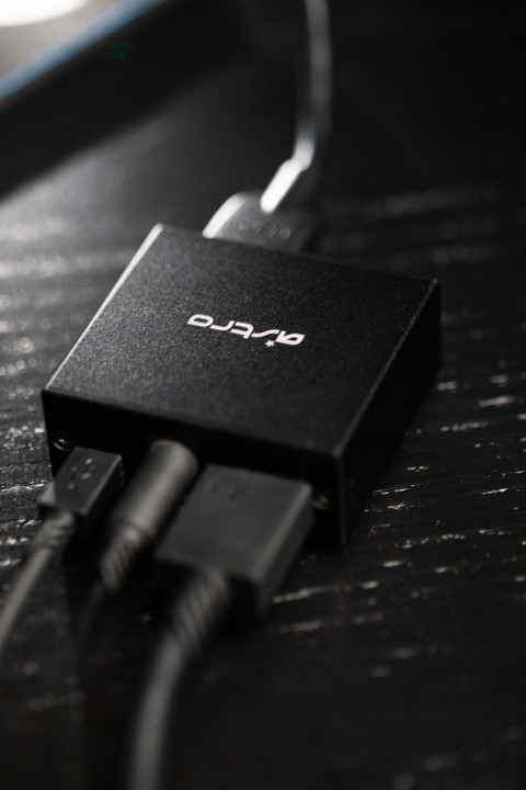 ASTRO Gaming HDMI Adapter voor PlayStation 5 product in gebruik