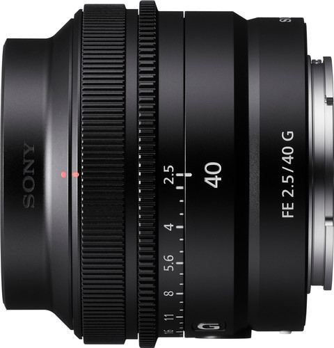 Sony FE 40 mm f/2.5 G côté droit