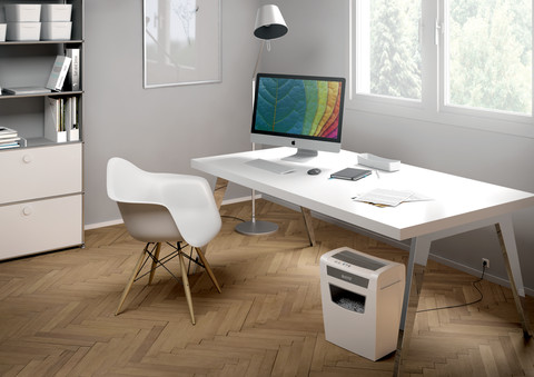 Leitz IQ Home Office P4 product in use