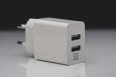 XtremeMac Charger with 2 USB-A Ports 12W White null