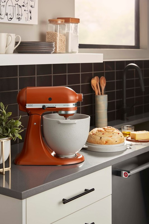 KitchenAid 5KSM2CB5BGS Broodkom 4,7 L product in gebruik