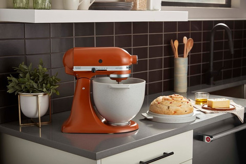 KitchenAid 5KSM2CB5BGS Broodkom 4,7 L product in gebruik