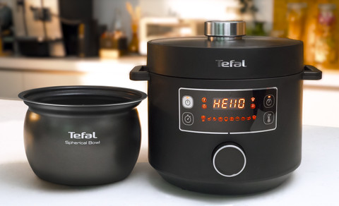 Tefal Turbo Cuisine CY7548 product in use