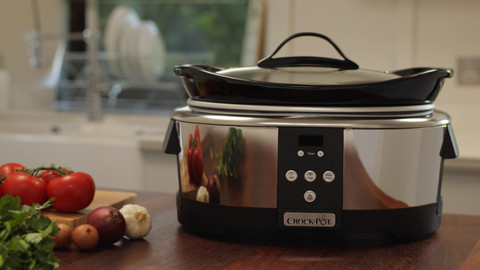 Crock-Pot CR605 5.7L product in use