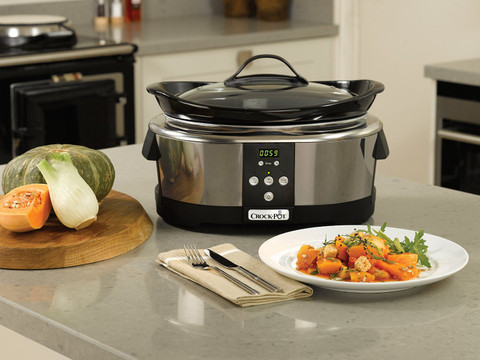 Crock-Pot CR605 5.7L product in use