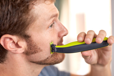 Philips OneBlade Replaceable Blade product in use