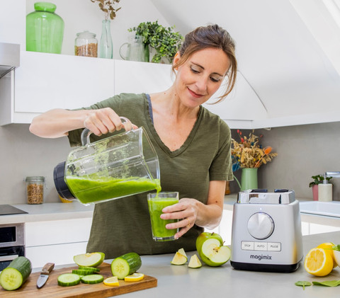 Magimix Power Blender 5 XL Mat Chroom product in gebruik