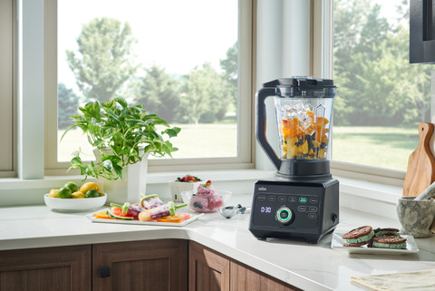 Braun PowerBlend 9040 Black product in use