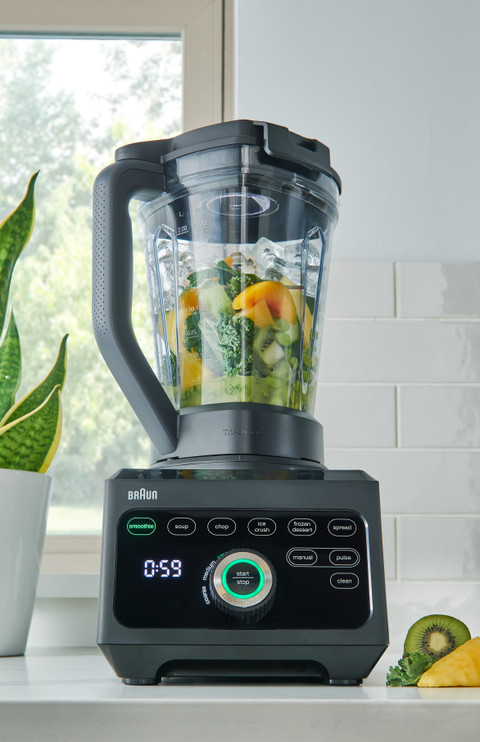 Braun PowerBlend 9040 Black product in use