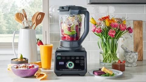 Braun PowerBlend 9040 Black product in use