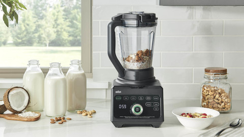 Braun PowerBlend 9040 Black product in use