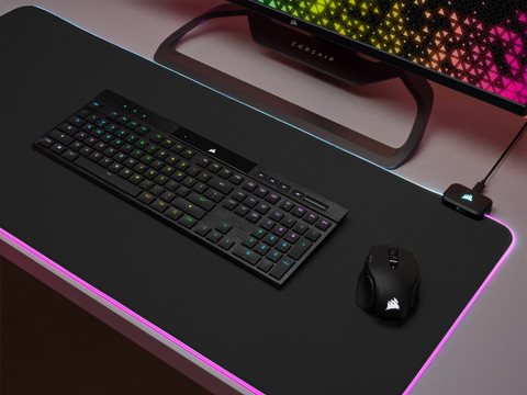 Corsair K100 Wireless AIR Ultra-Thin Mechanisch Gaming Toetsenbord Azerty product in gebruik