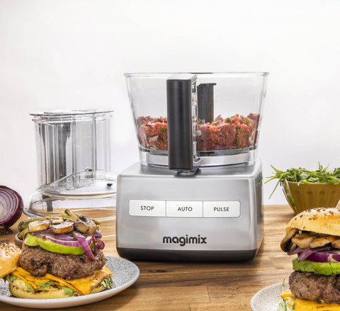 Magimix Cuisine Systeme 5200 XL Matte Chrome product in use