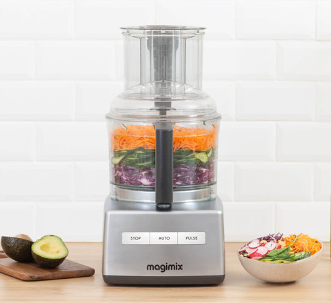 Magimix Cuisine Systeme 4200 XL Mat Chroom + Creative Kit product in gebruik