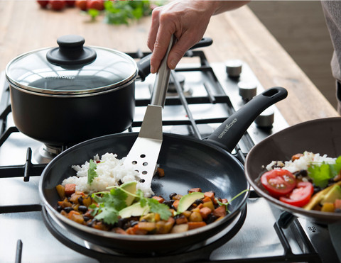 GreenChef Soft Grip Cookware Set 5-piece product in use