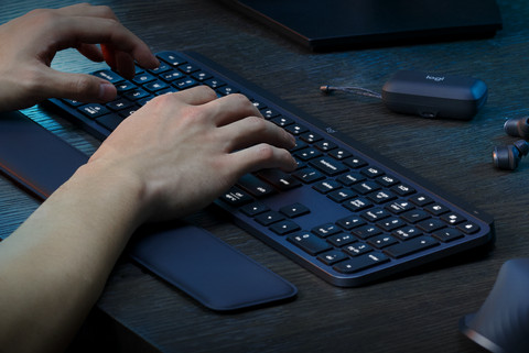 Logitech MX Keys S Plus Keyboard with Wrist Rest QWERTZ product in use