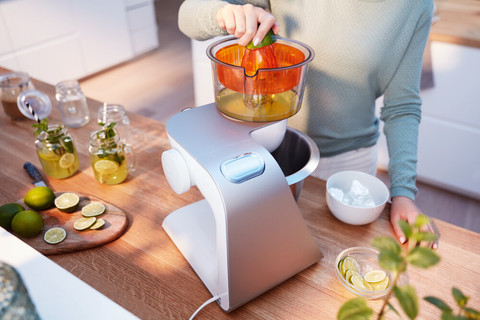 Bosch MUZ5ZP1 Citrus Press product in use