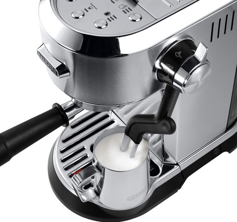 De'Longhi Dedica Maestro Plus EC950.M product in gebruik