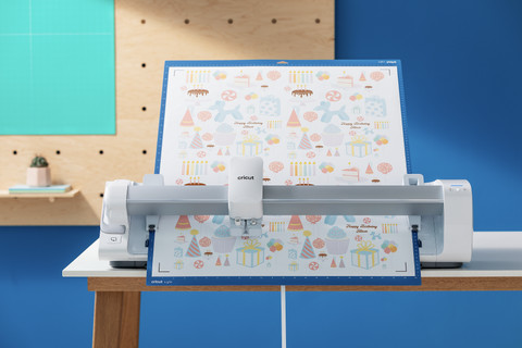 Cricut Venture LightGrip Performance Mat 61x71cm product in use