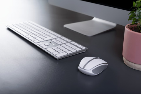 CHERRY DW 9100 SLIM Desktop Wireless Keyboard and Mouse Set QWERTY Silver product in use