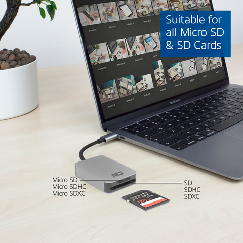 ACT USB-C kaartlezer voor SD en microSD product in gebruik