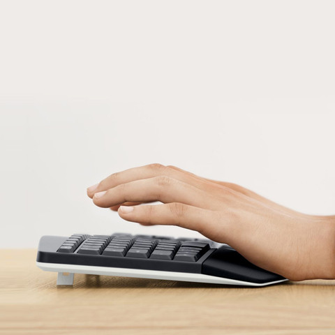 Logitech MK850 Wireless Keyboard and Mouse QWERTY product in use