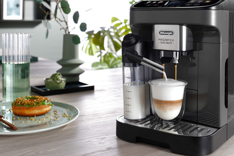 De'Longhi Magnifica Evo Next ECAM310.60.GB product in use