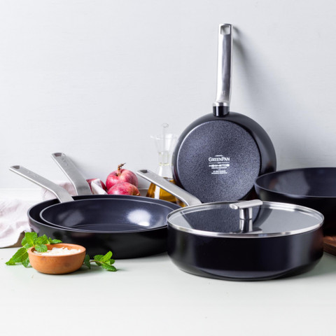 GreenPan Evolution Hapjespan met deksel 26 cm Zwart product in gebruik