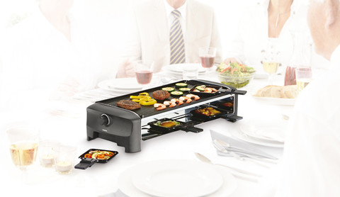 Princess Raclette 8 Grill und Teppanyaki Party 162840 produkt in gebrauch