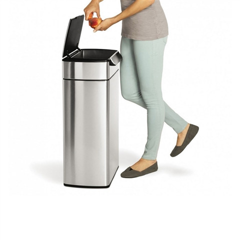 Simplehuman Rectangular Touch Bar Recycler 2 x 24 Liter Rvs product in gebruik