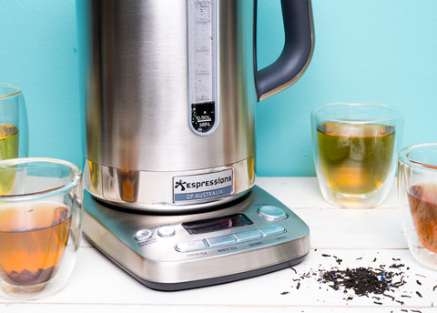 Espressions Smart Kettle product in use