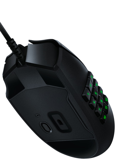 Razer Naga Trinity bottom