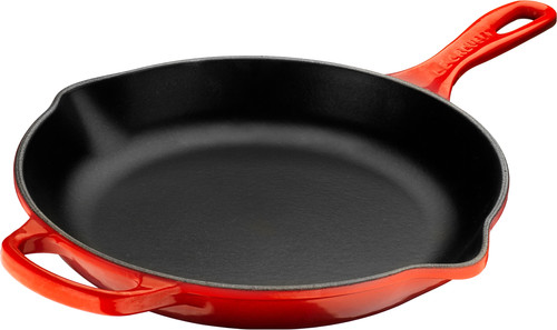 Le Creuset Round Skillet Frying Pan 23 Cm Cherry Red Coolblue Before 23 59 Delivered Tomorrow