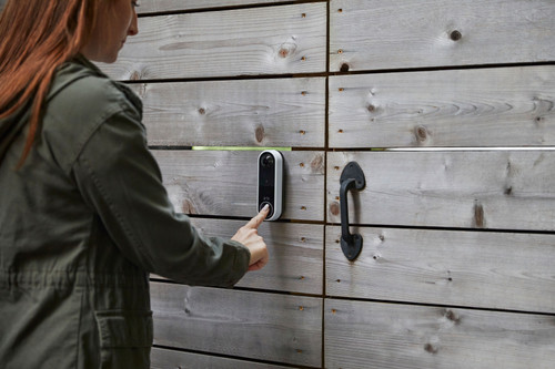 - HET BESTE ARLO ULTRA 2 BEVEILIGINGSCAMERA 4K WIT 2-PACK + ARLO WIRE FREE VIDEO DOORBELL WIT
