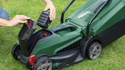 - DE BESTE BOSCH CITYMOWER 18V-32 INCLUSIEF 4 AH ACCU (2x)